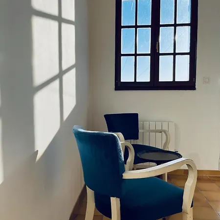 Remparts House Couette-café *