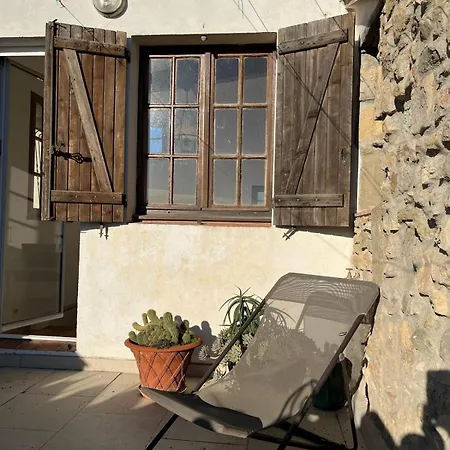 Couette-café Remparts House *