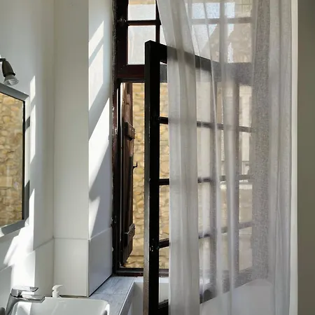 Couette-café Remparts House