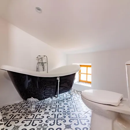 Remparts House Bed & Breakfast Mailhac