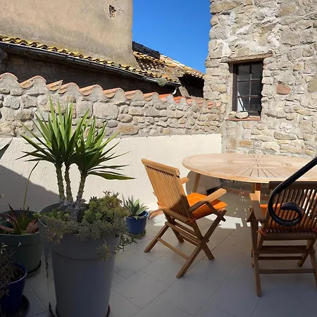 Couette-café Remparts House